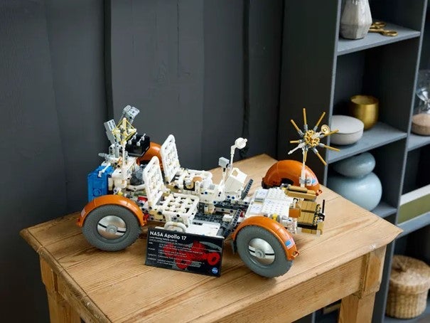 Lego NASA Apollo Lunar Roving Vehicle (LRV) 42182