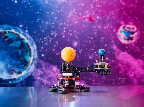 Lego Månens kretsløp rundt jorden 42179
