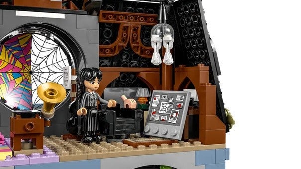 Lego Wednesday og Enids studentrom 76781