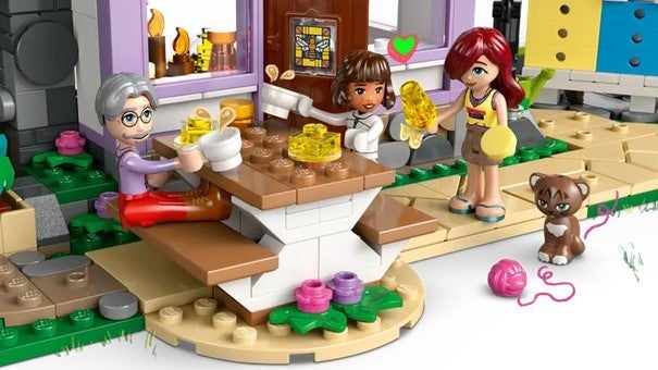 Lego Birøkternes hus og blomsterhage 42669