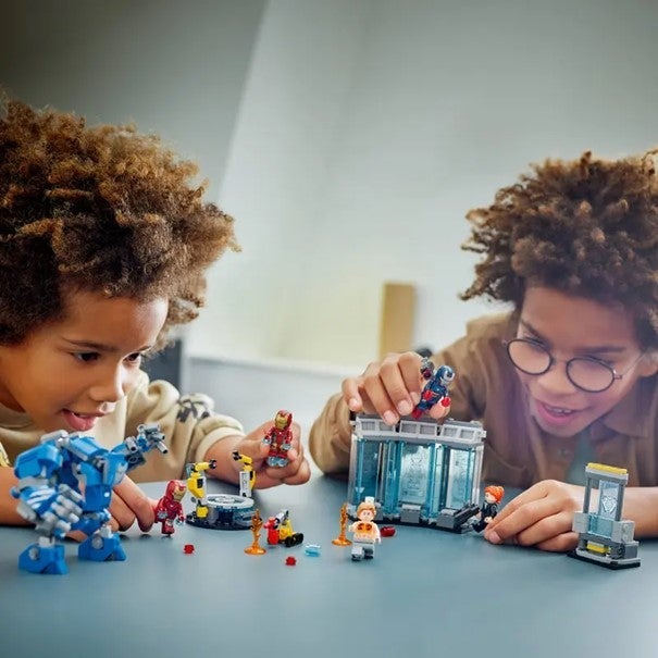 Lego Iron Mans laboratorium: Draktgalleriet 76315