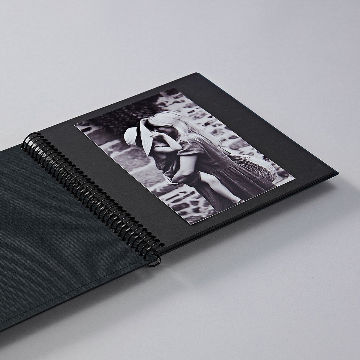 Album Spiral Black Black Piccolino