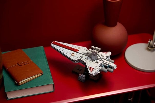 Lego Attack Cruiser i Venator-klassen 75441