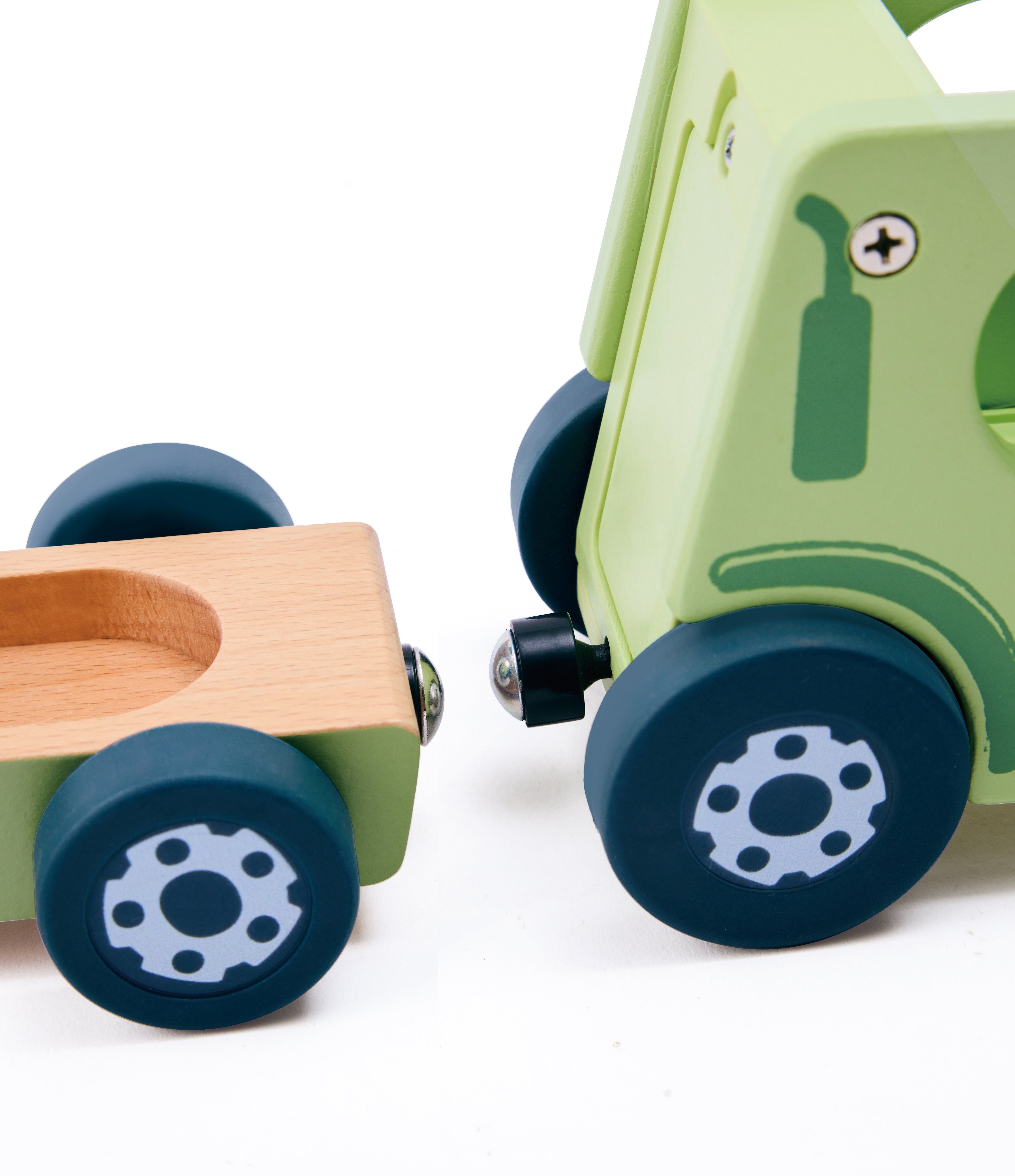Hape The Rumbling Tractor M Lyd