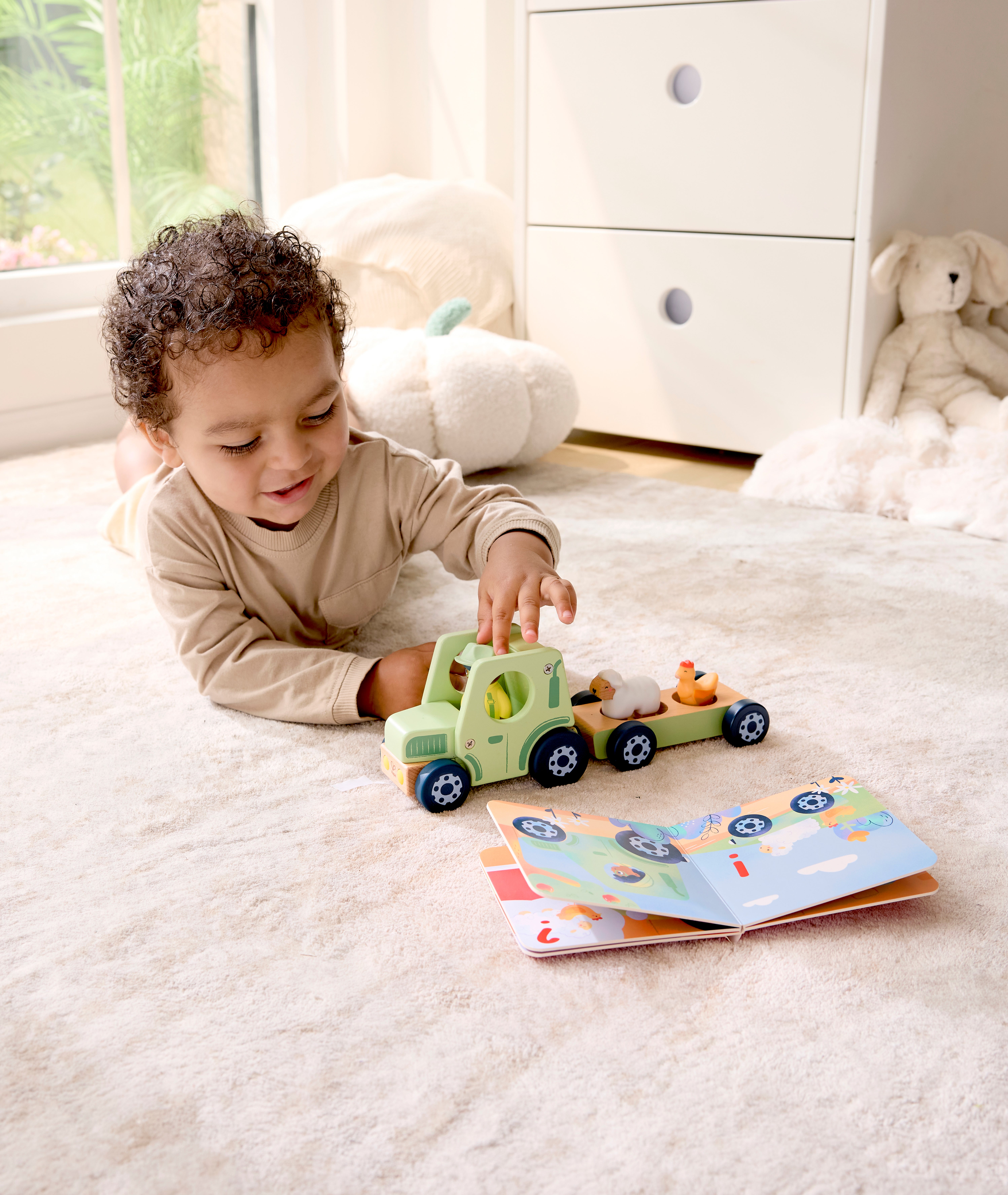 Hape The Rumbling Tractor M Lyd