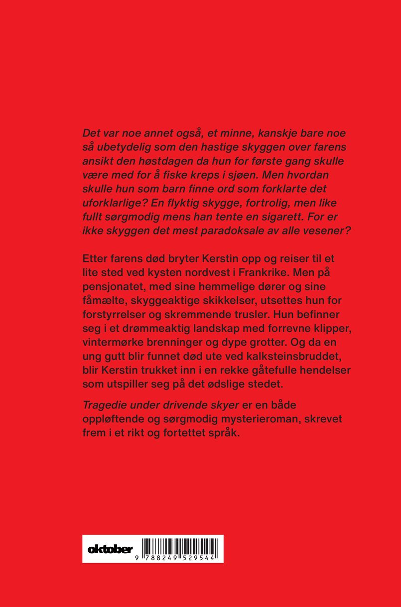 Tragedie under drivende skyer