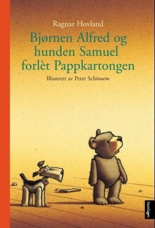 Bjørnen Alfred og hunden Samuel forlèt pappkartongen - m