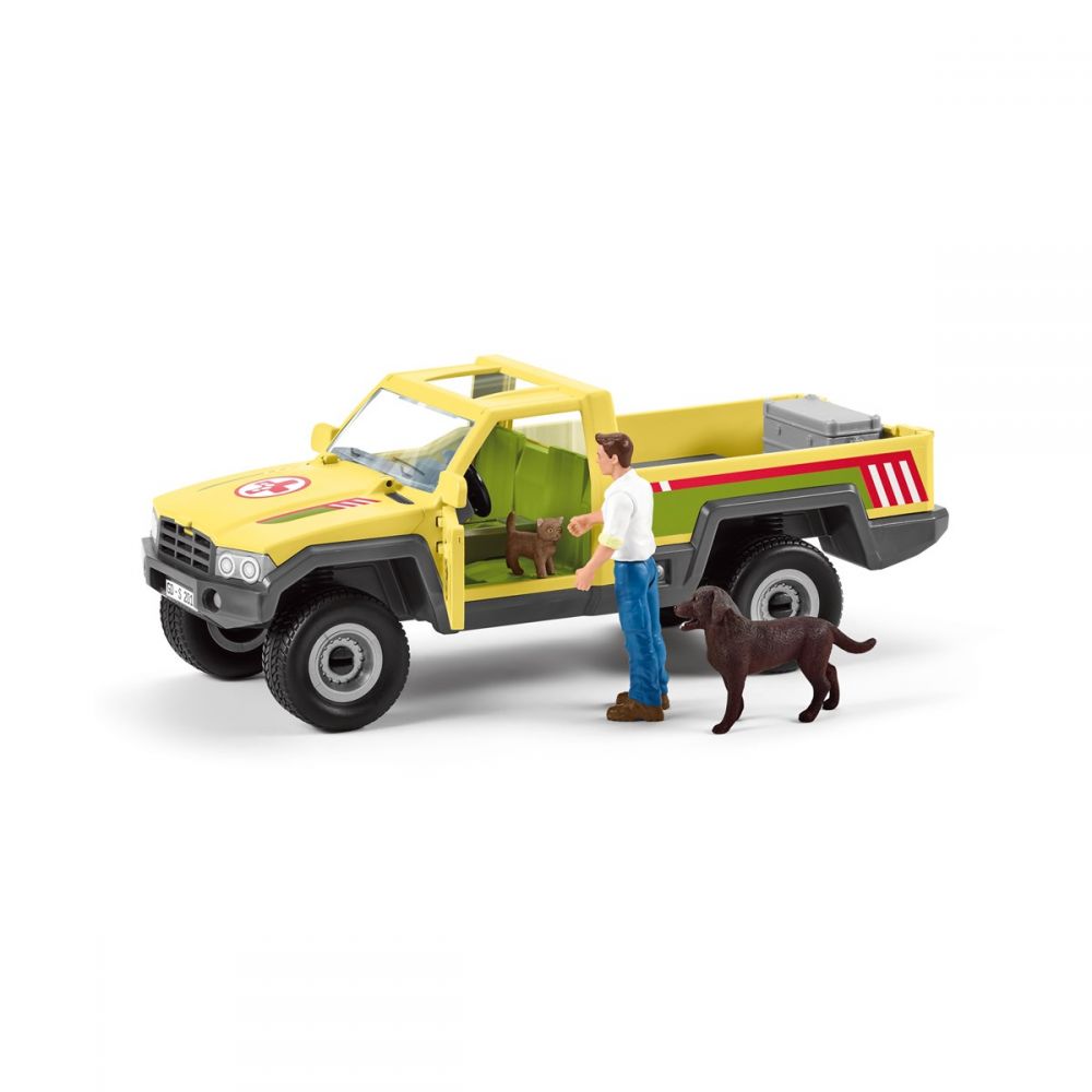 Schleich Veterinarian Visit At The Farm