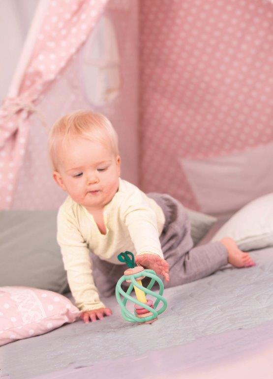 Hape apple grab toy