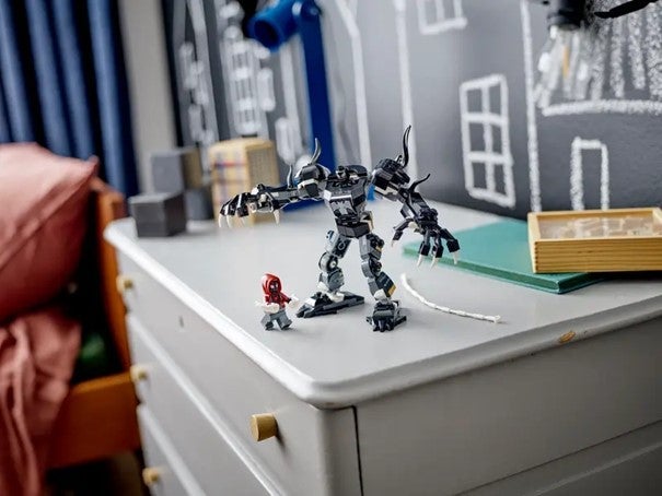Lego Venom-robot mot Miles Morales 76276