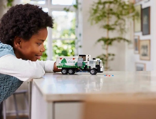 Lego Mack LR Electric søppelbil 42167