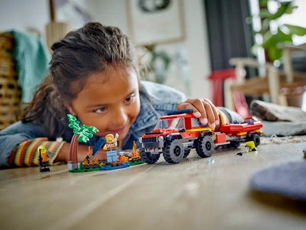 Lego Firehjulsdrevet brannbil m/redningsbåt 60412