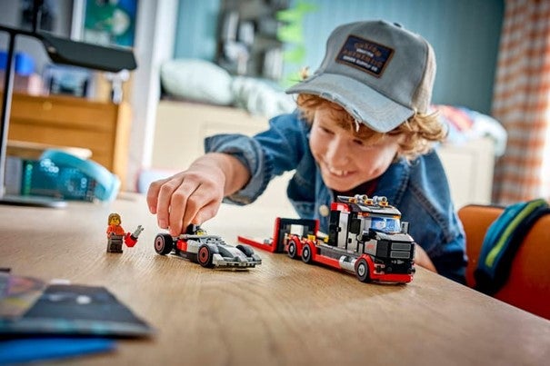 Lego F1-trailer med Audi F1-racerbil 60493