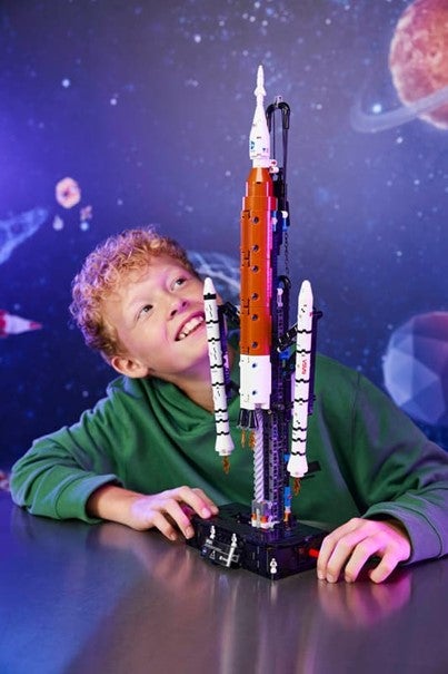 Lego NASA Artemis SLS-rakett 42221