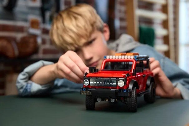 Lego Ford Bronco SUV 42213