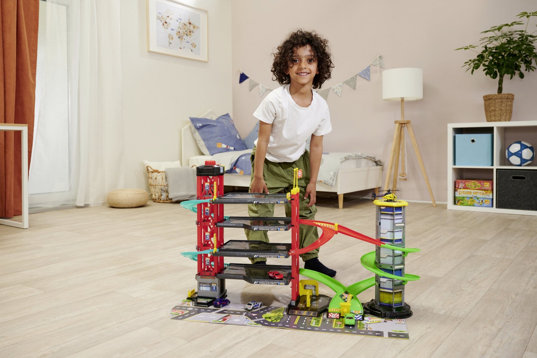 Majorette Parkeringshus med 4 biler