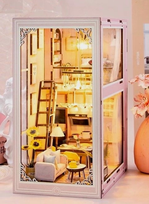 Book Nook Rosa rom