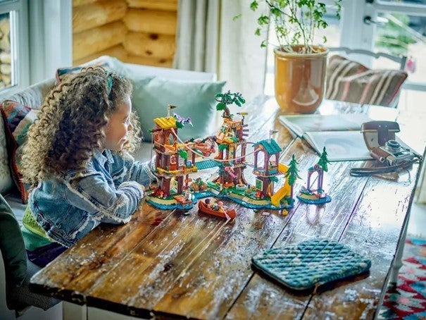 Lego Ferieleir med trehytte 42631
