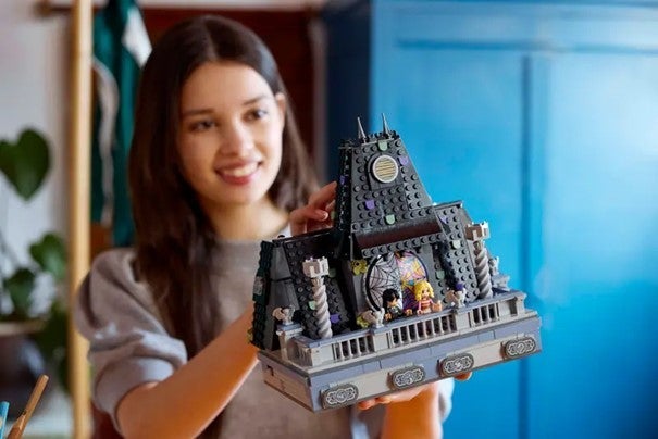 Lego Wednesday og Enids studentrom 76781