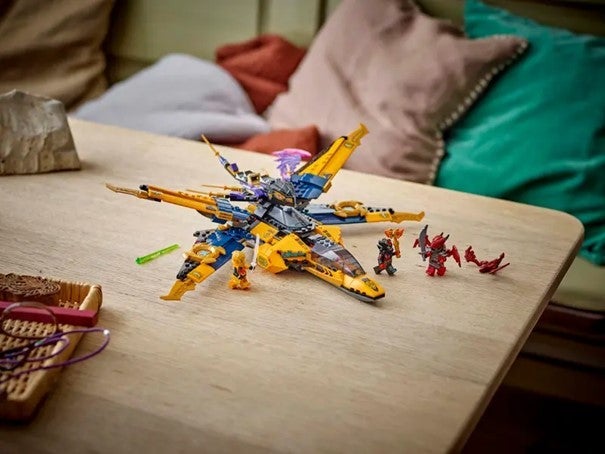 Lego Ras og Arins superraske stormjager 71833