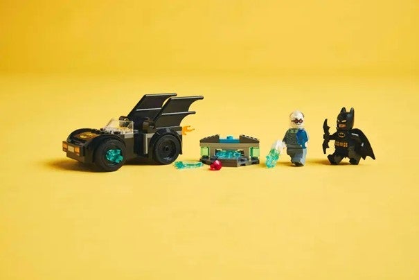 Lego Batman med Batmobile mot Mr. Freeze 76301