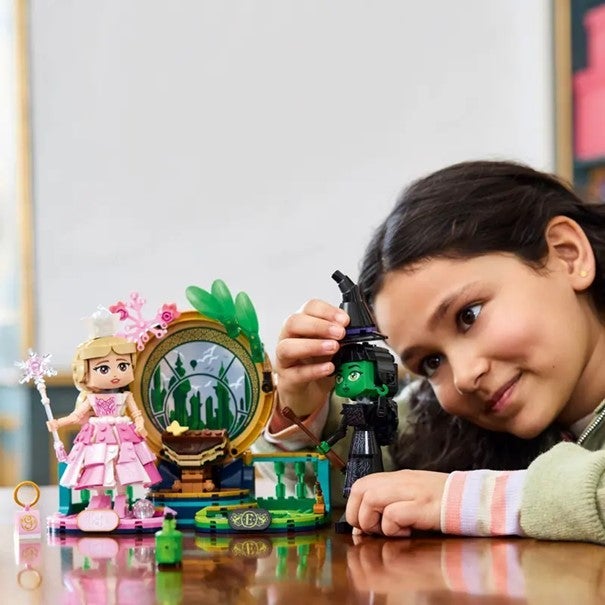 Lego Figurer av Elphaba og Glinda 75682
