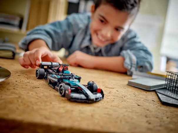 Lego Mercedes-AMG F1 W15-racerbil 77244