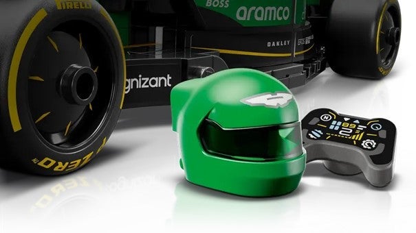 Lego Aston Martin Aramco F1 AMR24-racerbil 77245