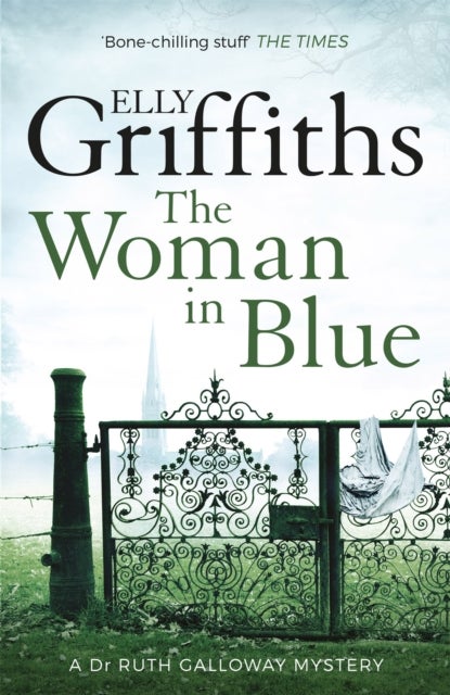 The Woman In Blue - The Dr Ruth Galloway Mysteries 8