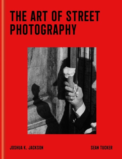 The Art of Street Photography - Express the Moment