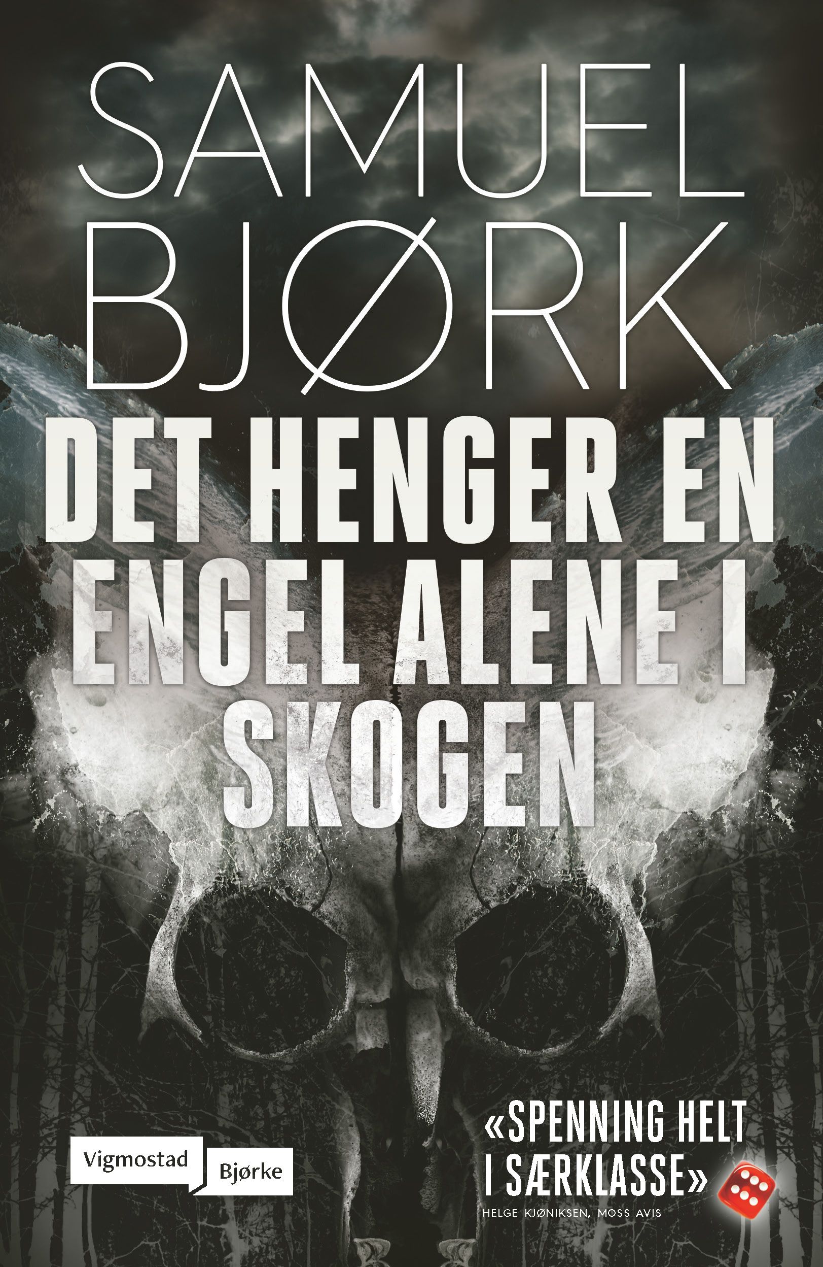 Det henger en engel alene i skogen