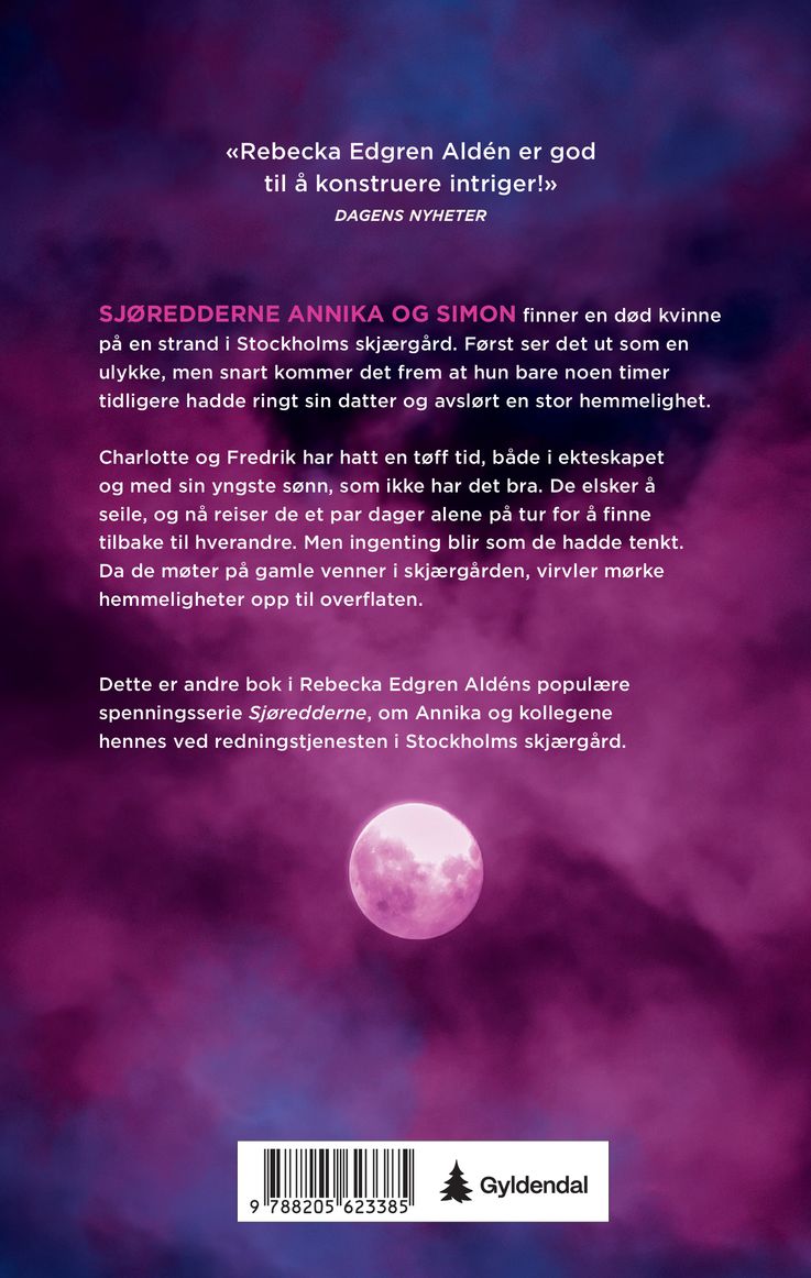 Rød augustmåne