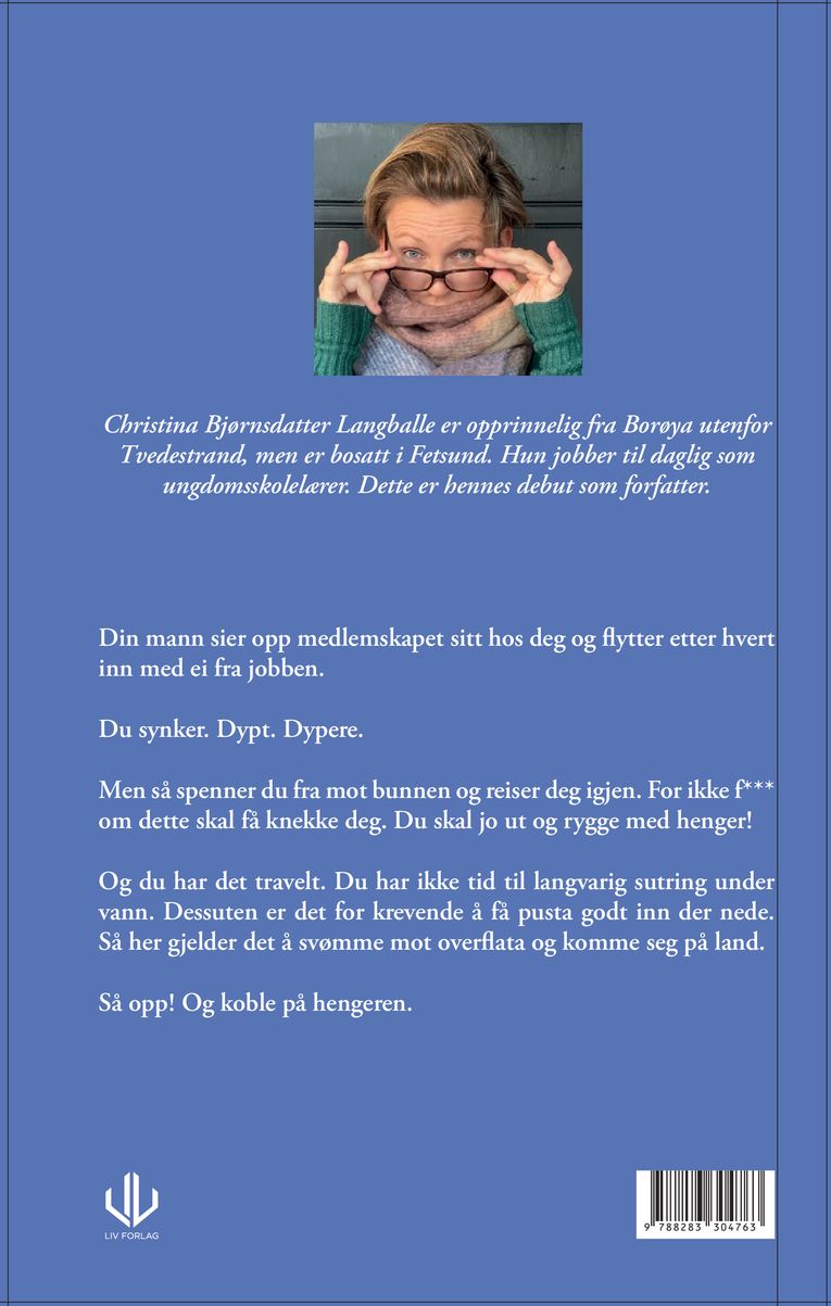 Nød lærer naken kvinne å rygge med henger