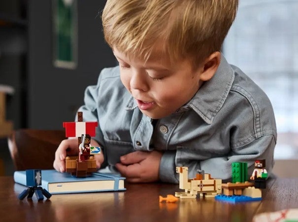 Lego På Tokt Med Sjørøverskip 21259