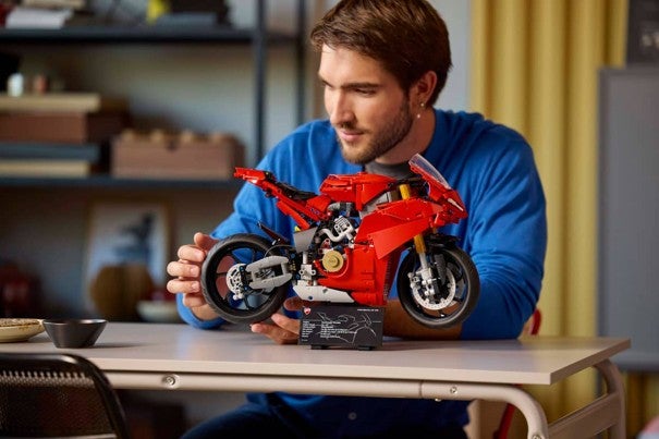 Lego Ducati Panigale V4 S motorsykkel 42202