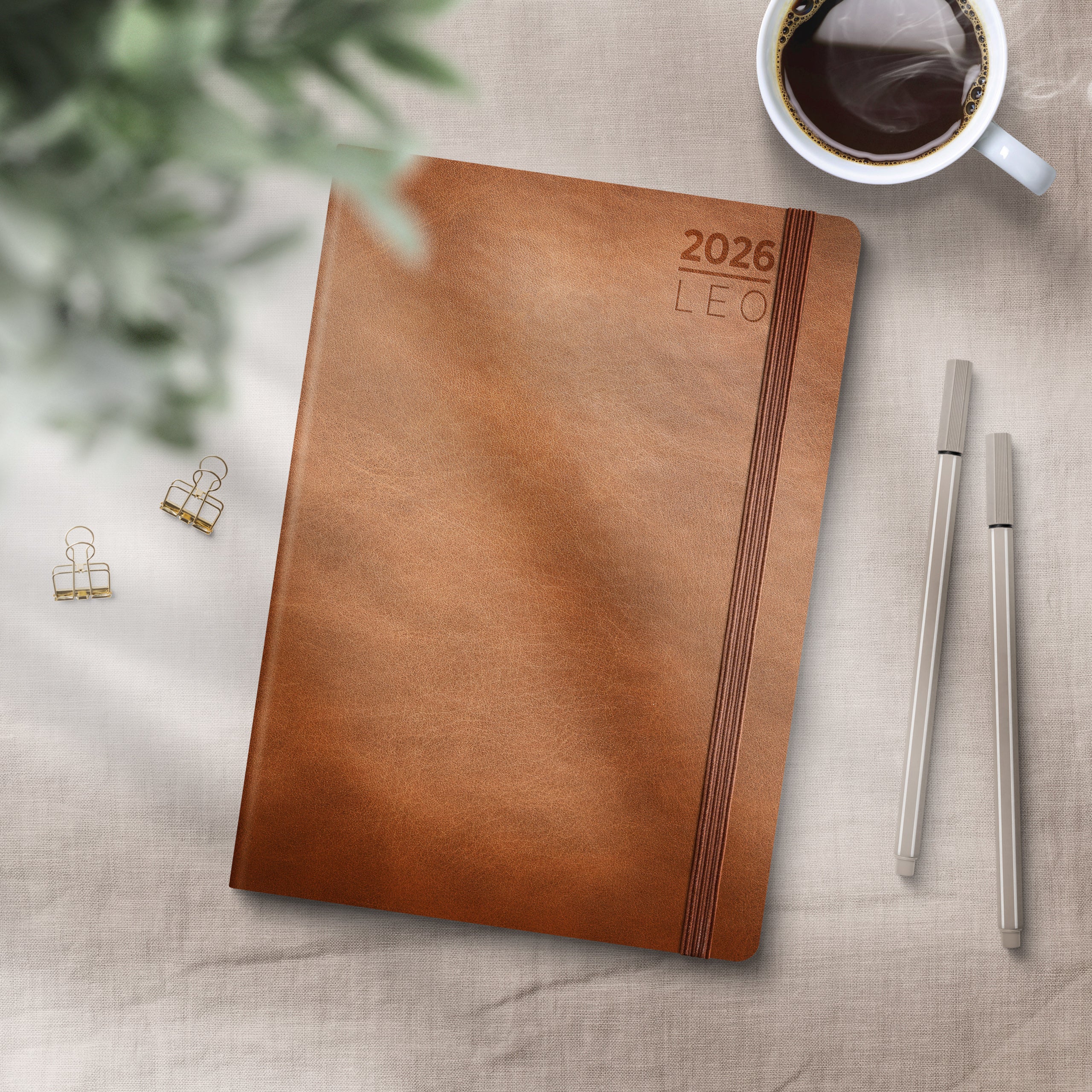 Ukekalender Grieg Leo A5 Lite 26 cognac