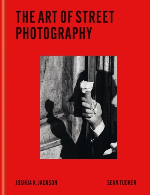 The Art of Street Photography - Express the Moment