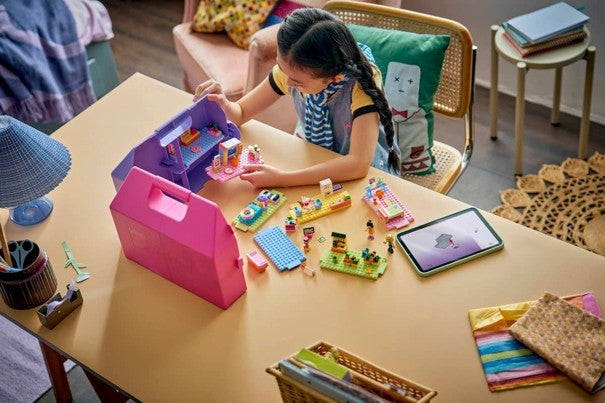 Lego Kreativ koffert med dukkehus 42697