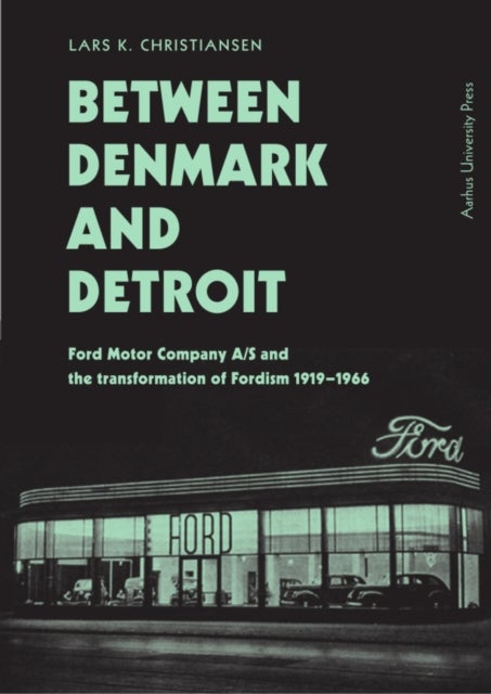 Between Denmark and Detroit av Lars K. Christensen