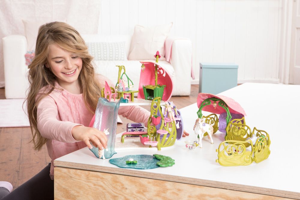 Schleich Glittering flower house w/ stable