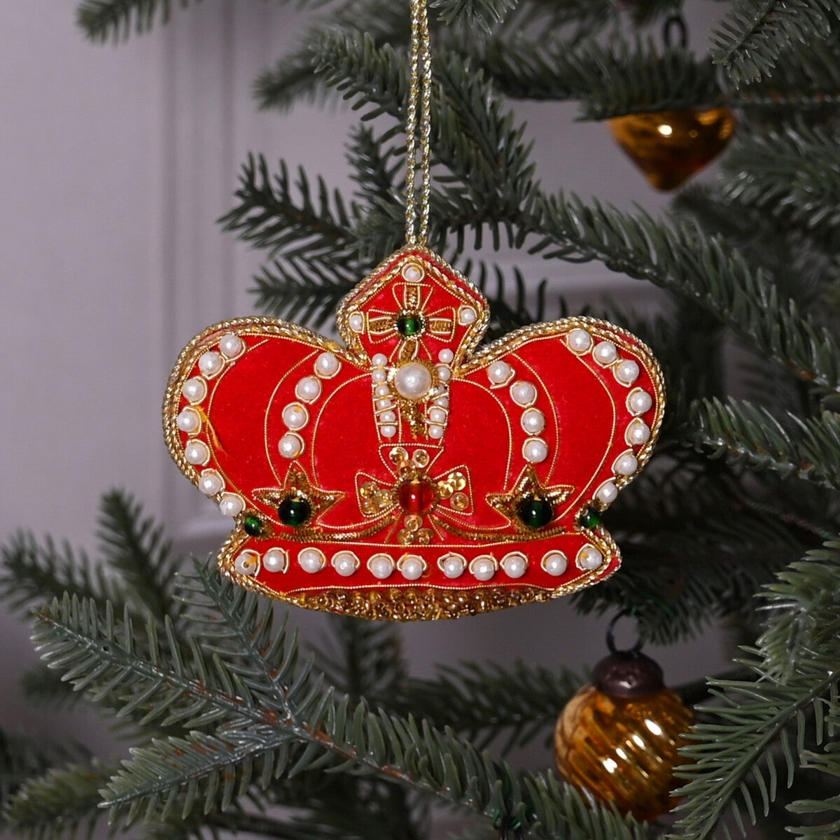 Julepynt krone rød med perler hengende