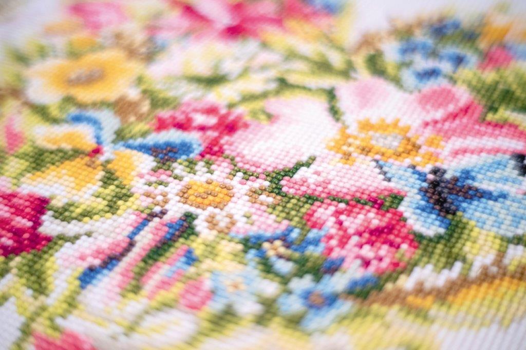 Hobbysett Diamond painting Et hjerte av blomster