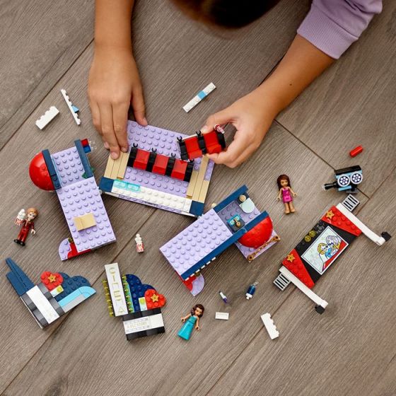 Lego Heartlake Citys kino 41448