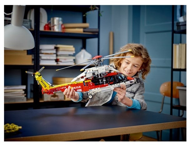 Lego Airbus H175 Redningshelikopter 42145