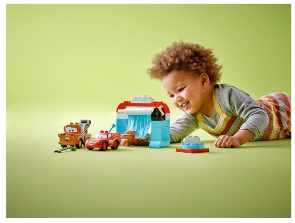 Lego Lynet McQueen og Bills gøyale bilvask 10996