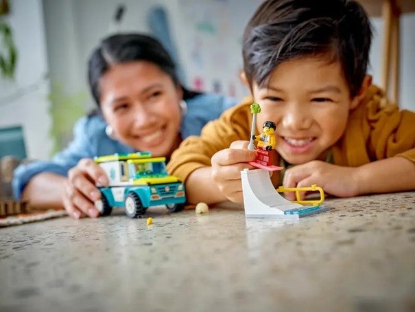 Lego Ambulanse og snøbrettkjører 60403