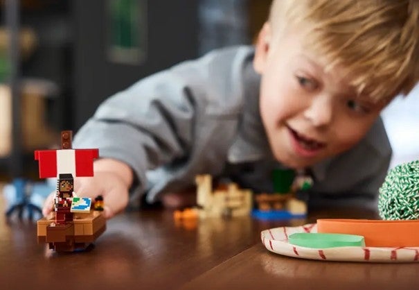 Lego På Tokt Med Sjørøverskip 21259