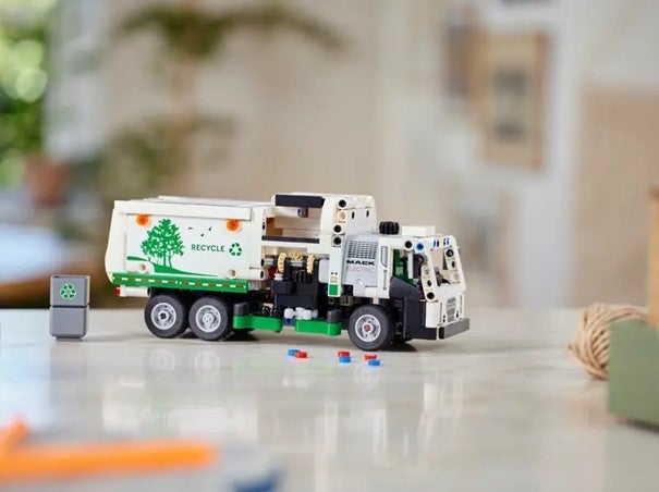 Lego Mack LR Electric søppelbil 42167