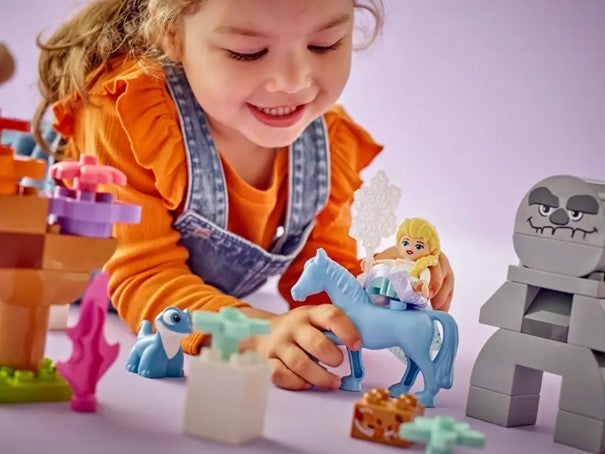 Lego Elsa og Bruni i den fortryllede skogen 10418