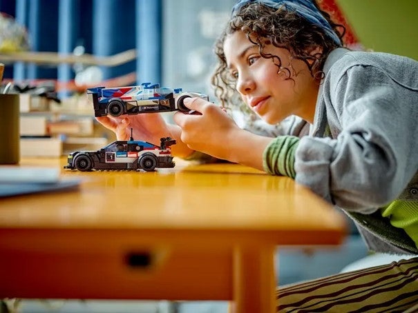 Lego BMW M4 GT3 & BMW M Hybrid V8-racerbil 76922